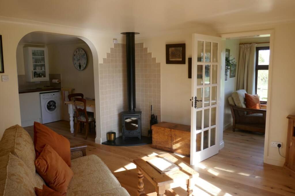 Comfortable And A Spacious Retreat For Two Iden Exterior photo